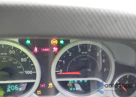 2007 Jeep Wrangler Sahara z USA, uszkodzony, nr VIN 1J4FA54147L159744